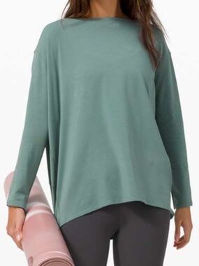 Lululemon Back In Action Long Sleeve in Tidewater Teal Size Large